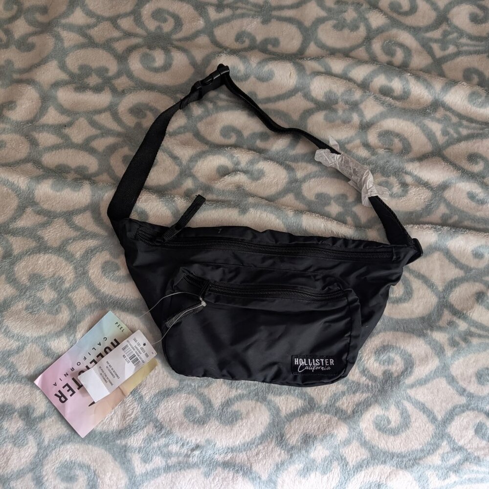 NWT Hollister 2 pockets with zippers Fanny pack Black